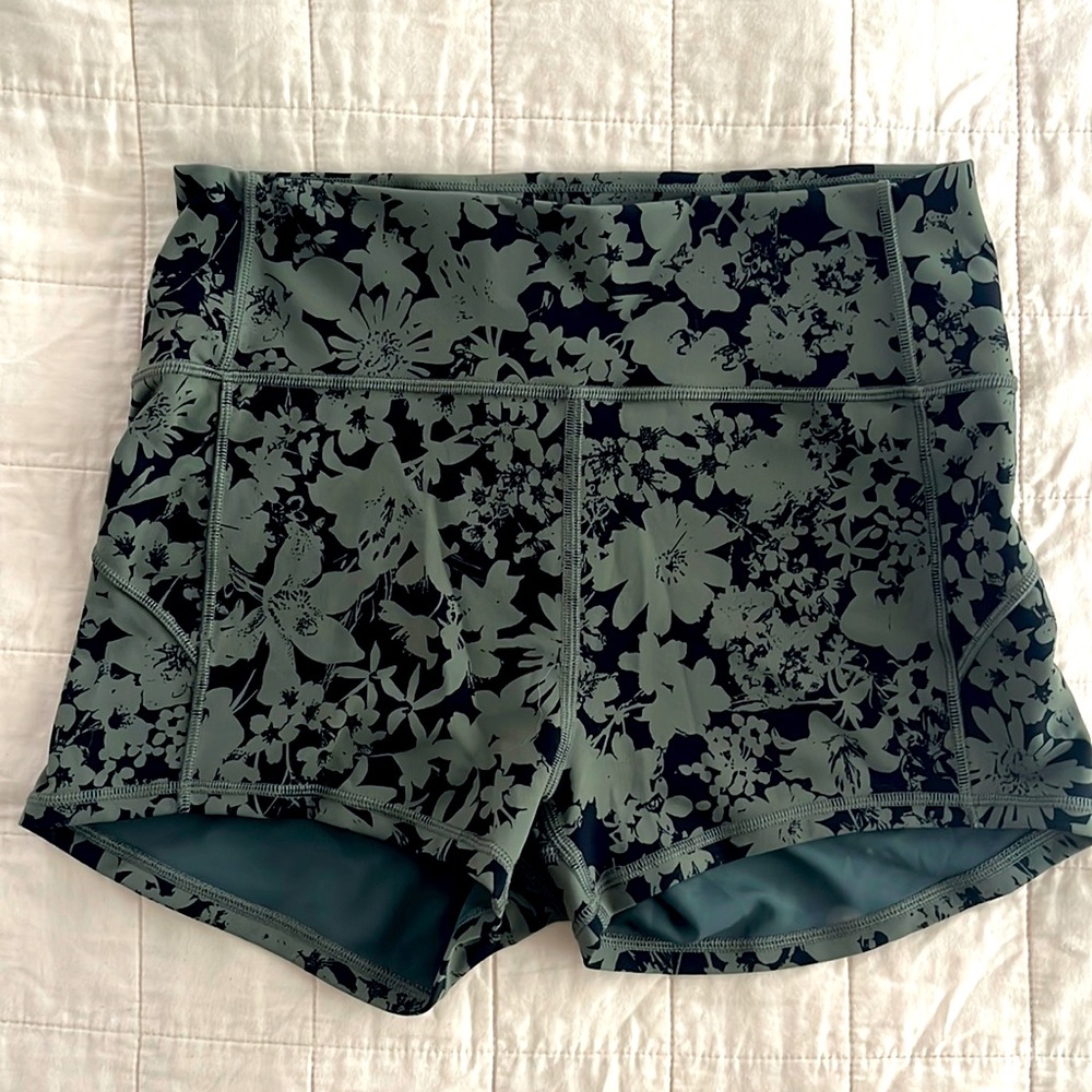 Lululemon In Movement Short - Picture 2 of 6